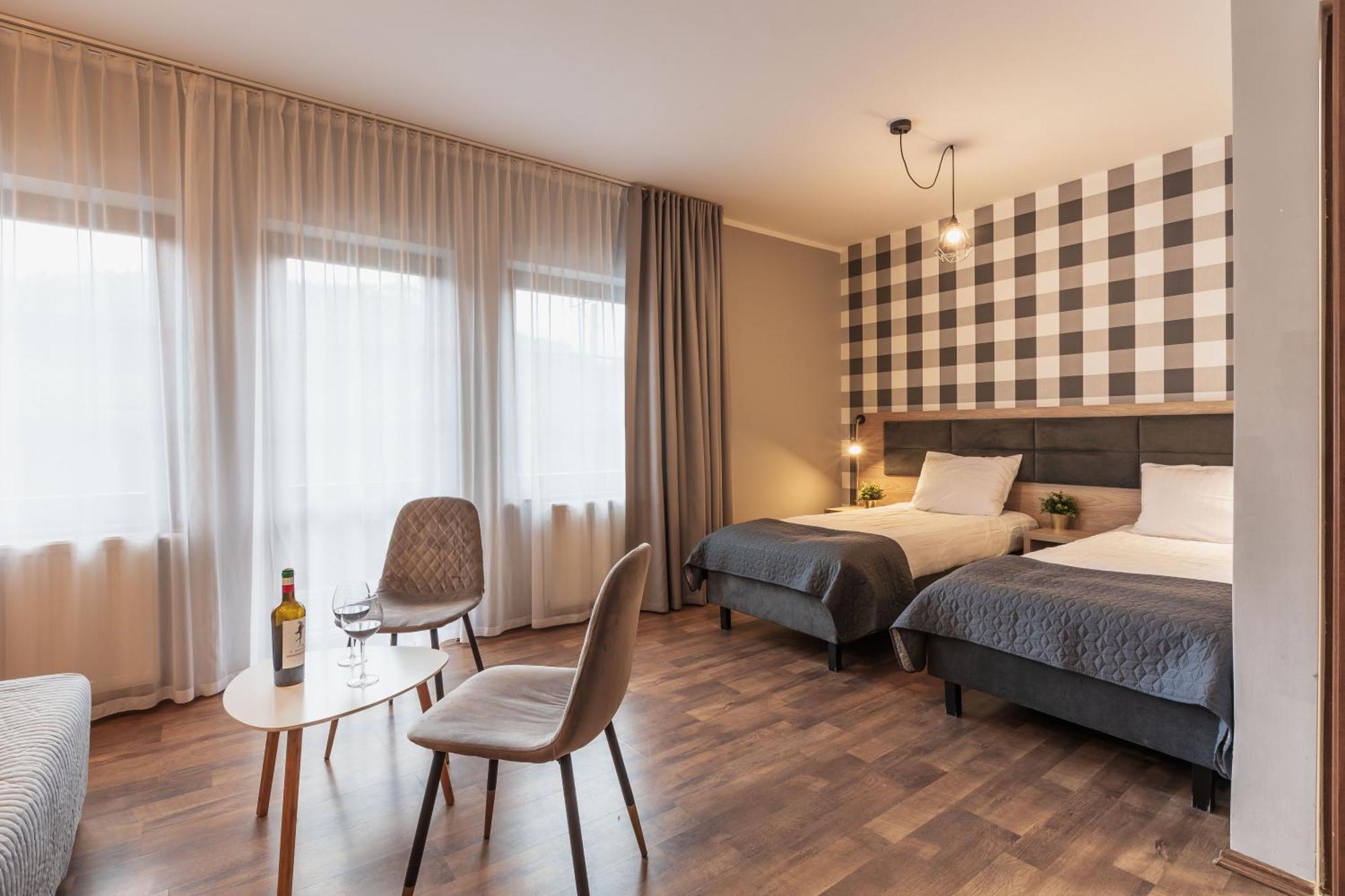 シェンナ Zlote Gory - Czarna Gora Bed & Breakfast エクステリア 写真