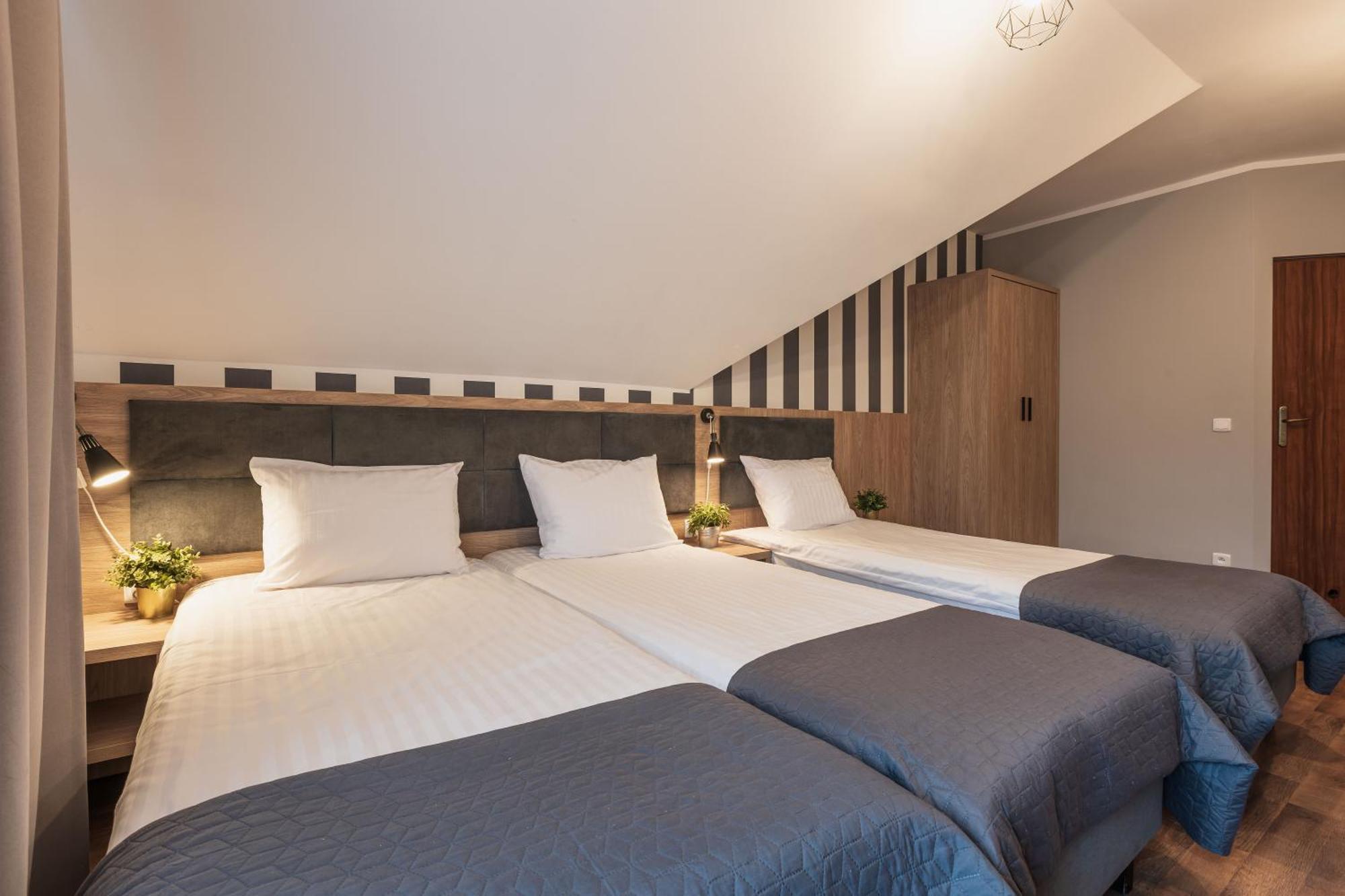 シェンナ Zlote Gory - Czarna Gora Bed & Breakfast エクステリア 写真