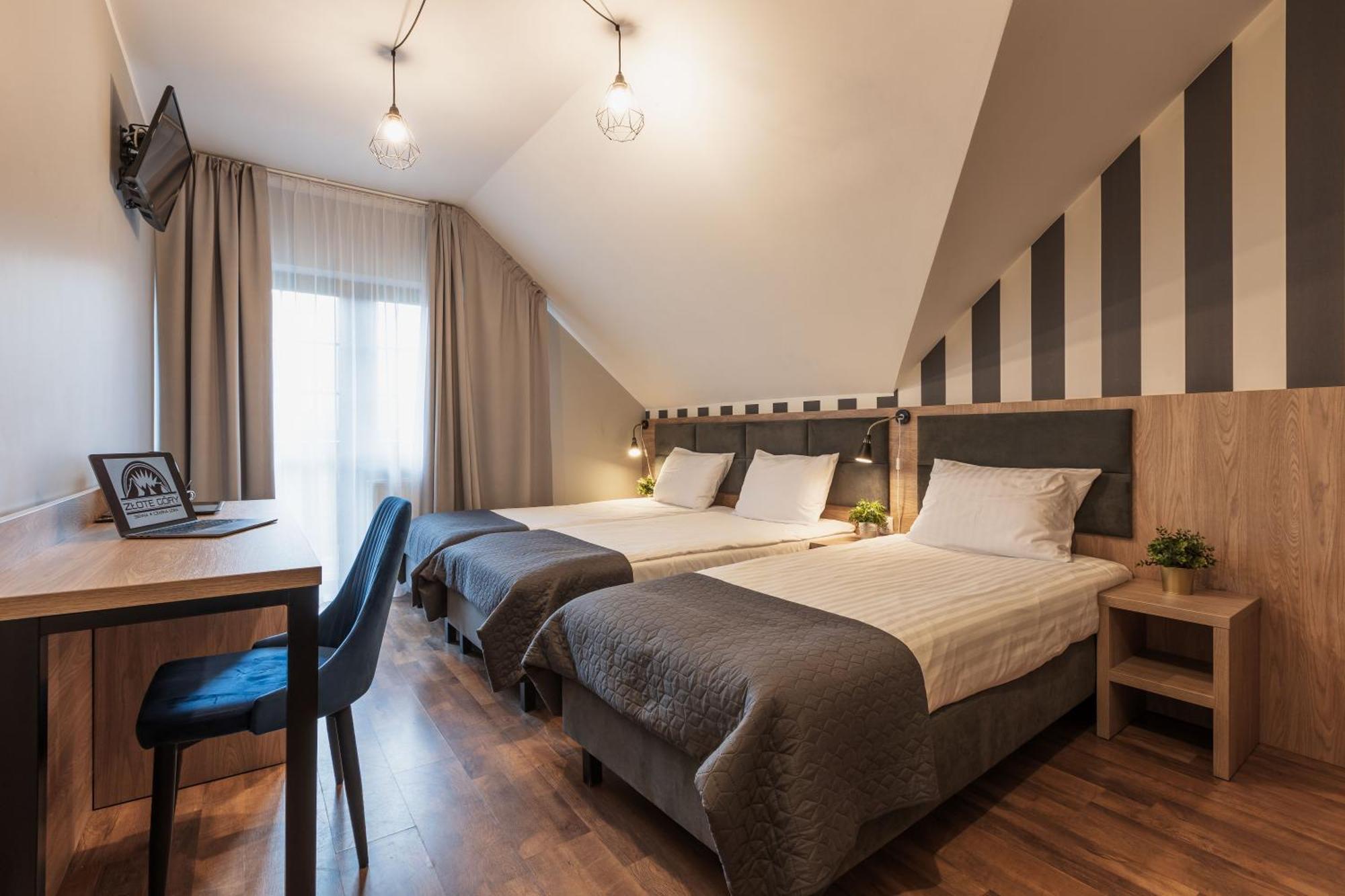 シェンナ Zlote Gory - Czarna Gora Bed & Breakfast エクステリア 写真